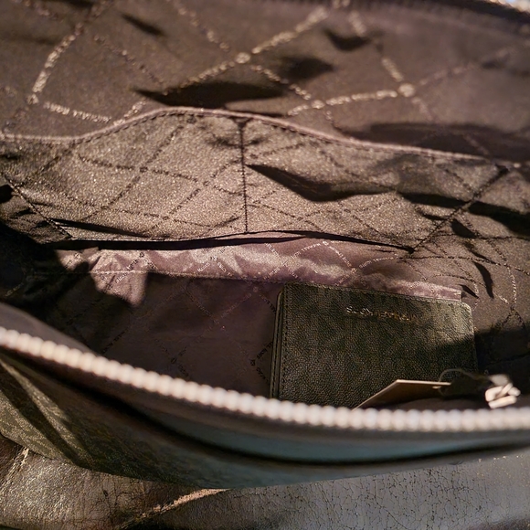 Brand new AUTHENTIC MICHAEL KORS BAG AND WALLET - Picture 12 of 13